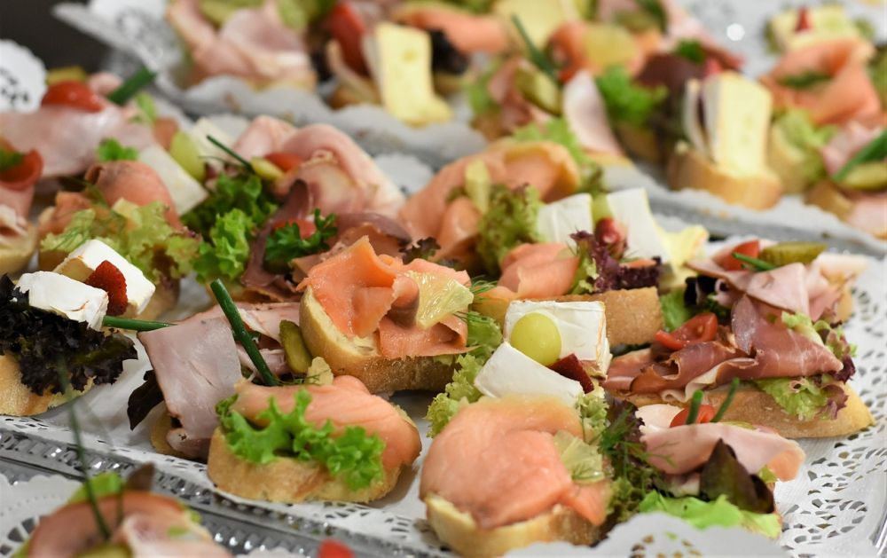 Meny catering: En inspirasjonsguide for ditt neste arrangement