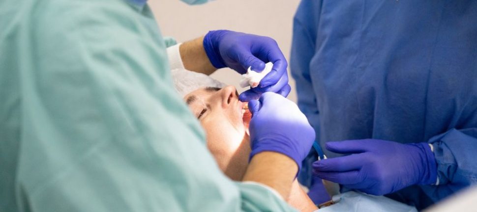 Usynlig tannregulering  penere tannstilling uten metallklosser